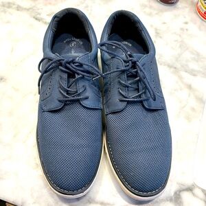 London Fog Collection Memory Foam LaceUp Shoes 
Mens Size 9 Navy Blue White Trim
